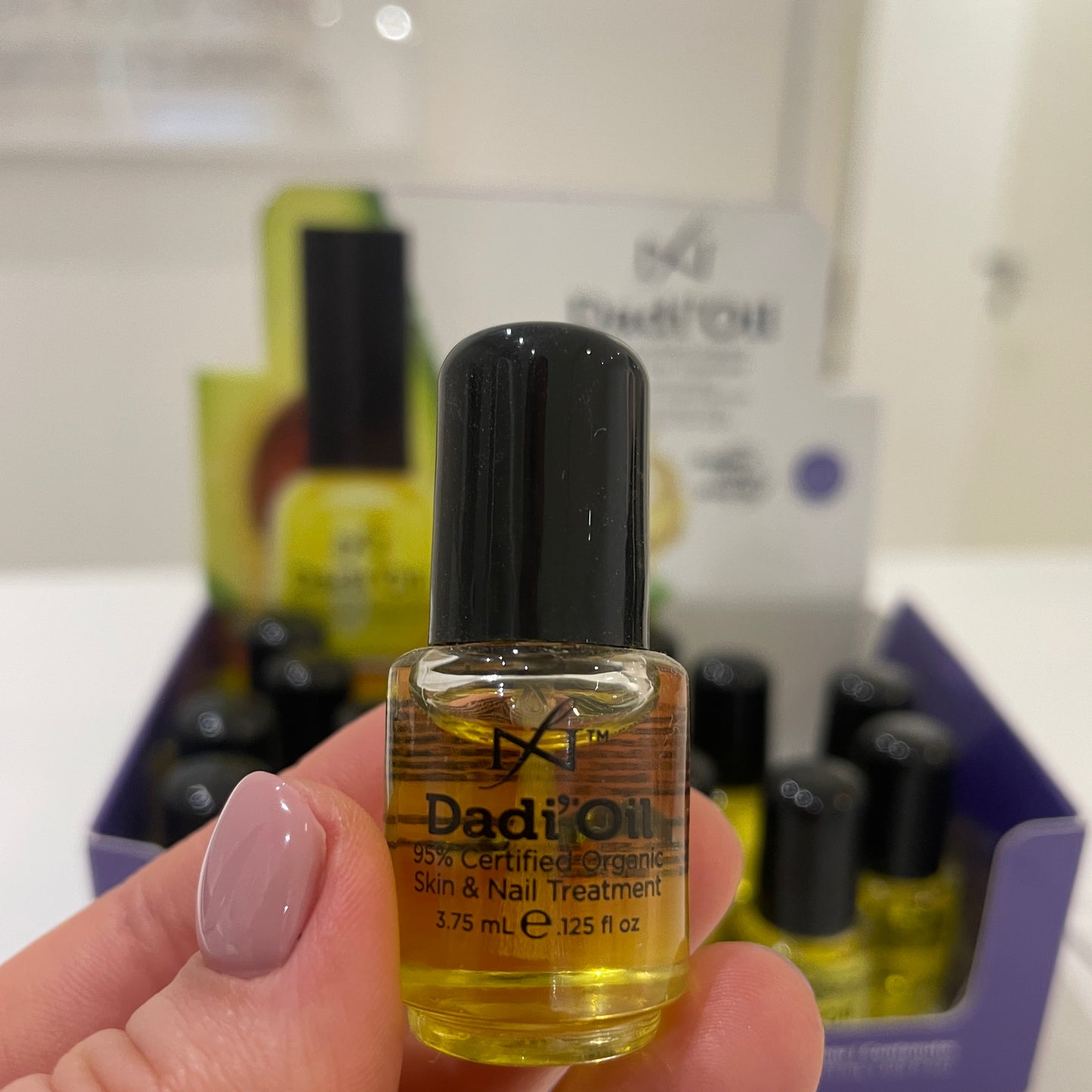 DADI' OIL - Hoitoöljy, kynsinauhaöljy, Kauneushoitola Loimaa, Kosmetiikan verkkokauppa, Kasvohoito, Ihonhoito, ripset, kulmat, browlift, lashlift, ripsienpidennykset, kynnet, sokeroinnit, brasilialainen sokerointi loimaa, Kauneussalonki Loimaa, Miliina, ampullit, seerumi, kasvovoide, ihonpuhdistus, huulipuna,